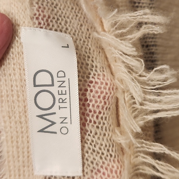 LIGHTWEIGHT SOFT SWEATER size Large Cream - Picture 4 of 5